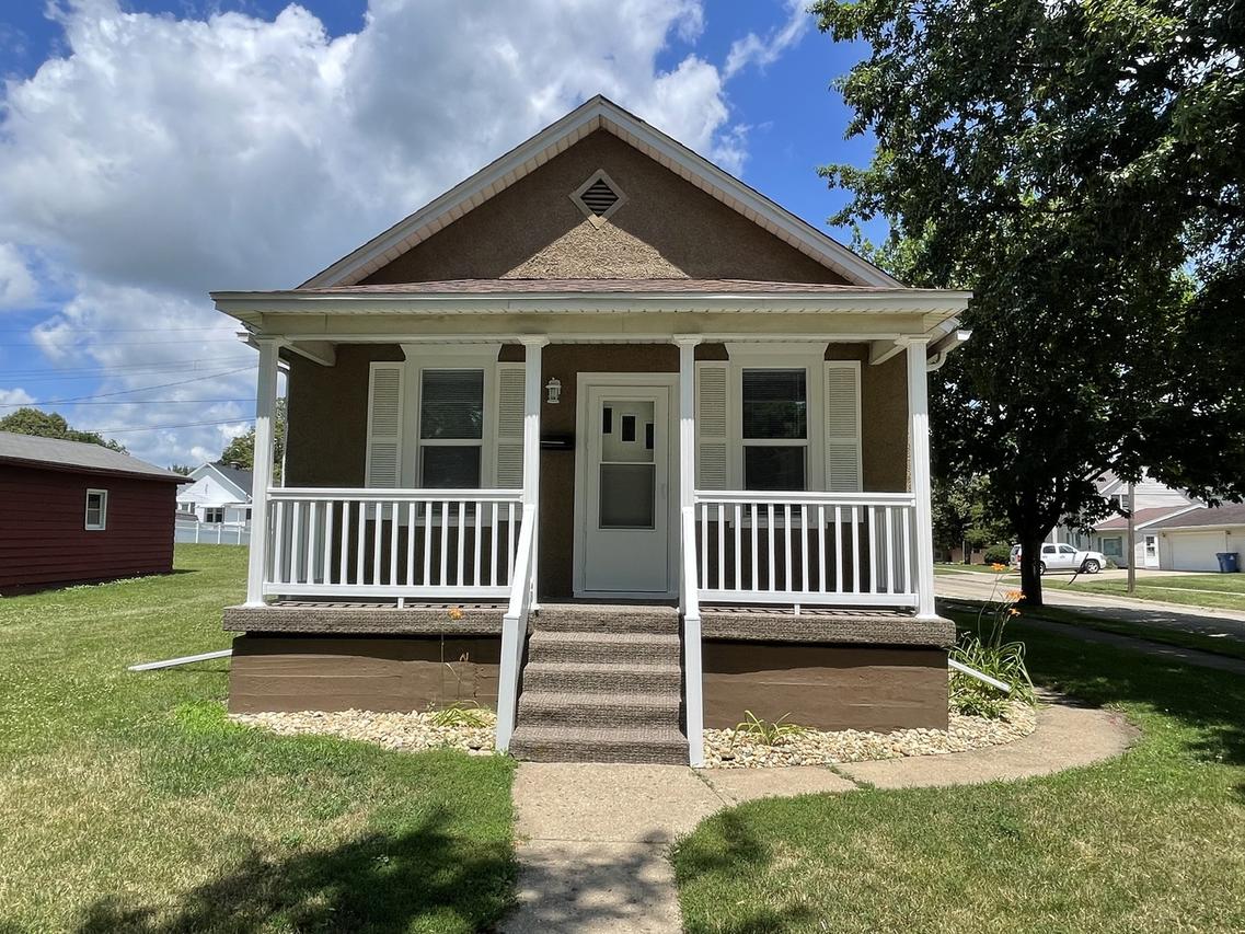200 W 2nd Pl., Spring Valley, IL 61362