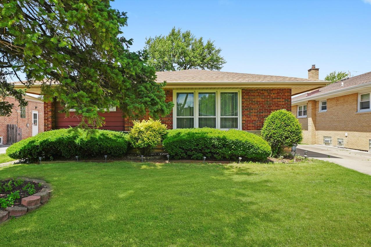 5504 Oakdale Dr., Oak Lawn, IL 60453