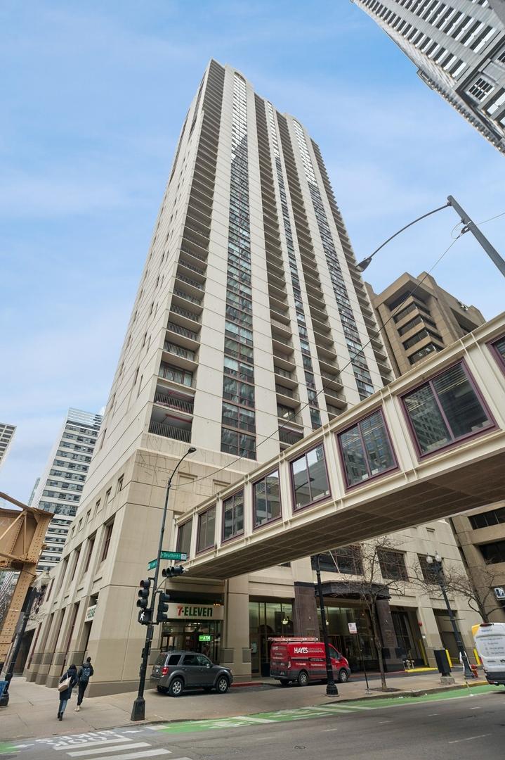 200 N Dearborn St. #4301, Chicago, IL 60601