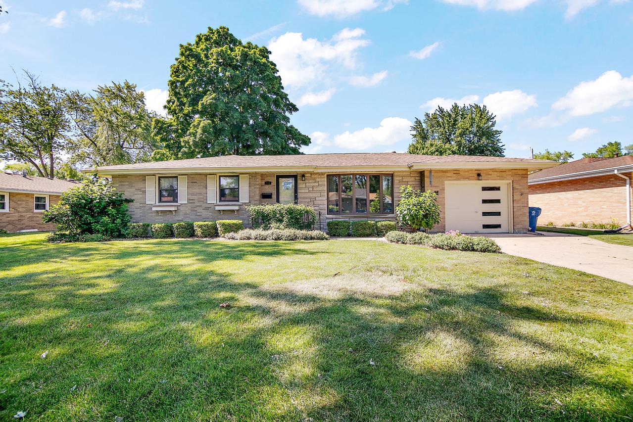 731 Bishop Ct., Bradley, IL 60915