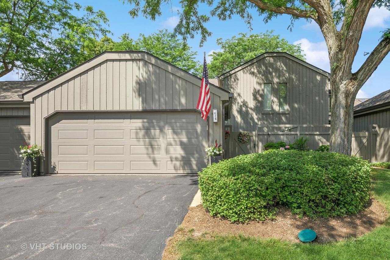 436 Shoreline Rd., Lake Barrington, IL 60010