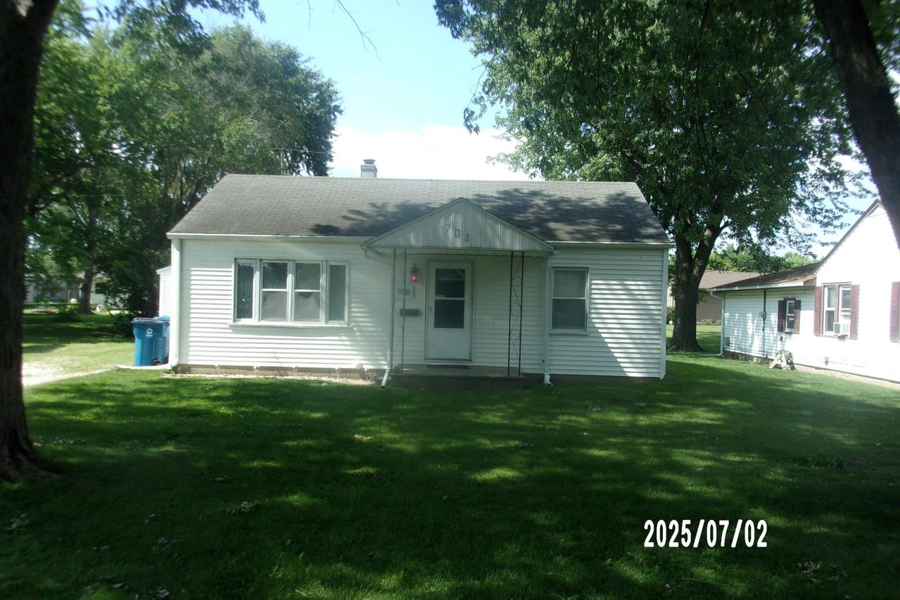 708 E Oak St., Watseka, IL 60970