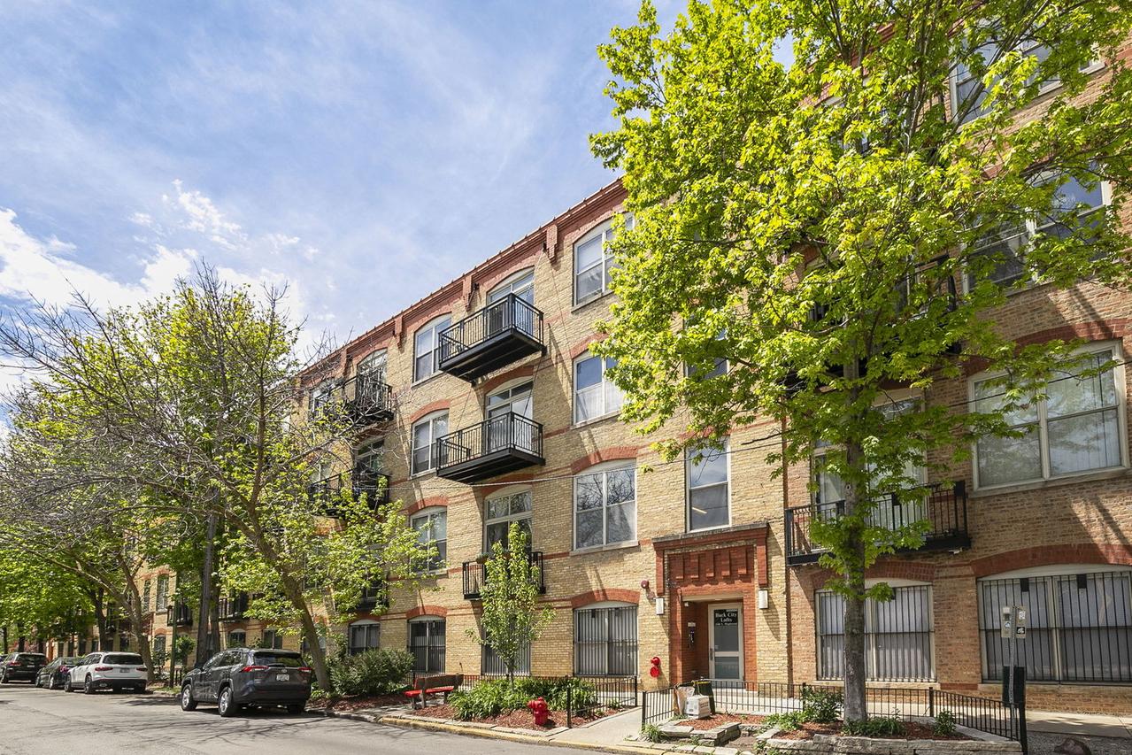 1740 N Maplewood Ave. #218, Chicago, IL 60647