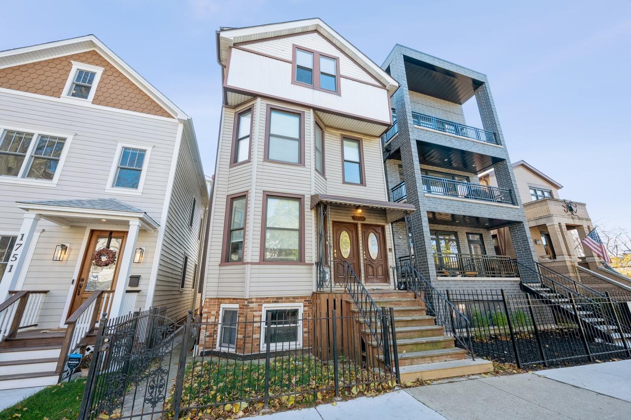 1753 W Cornelia Ave., Chicago, IL 60657