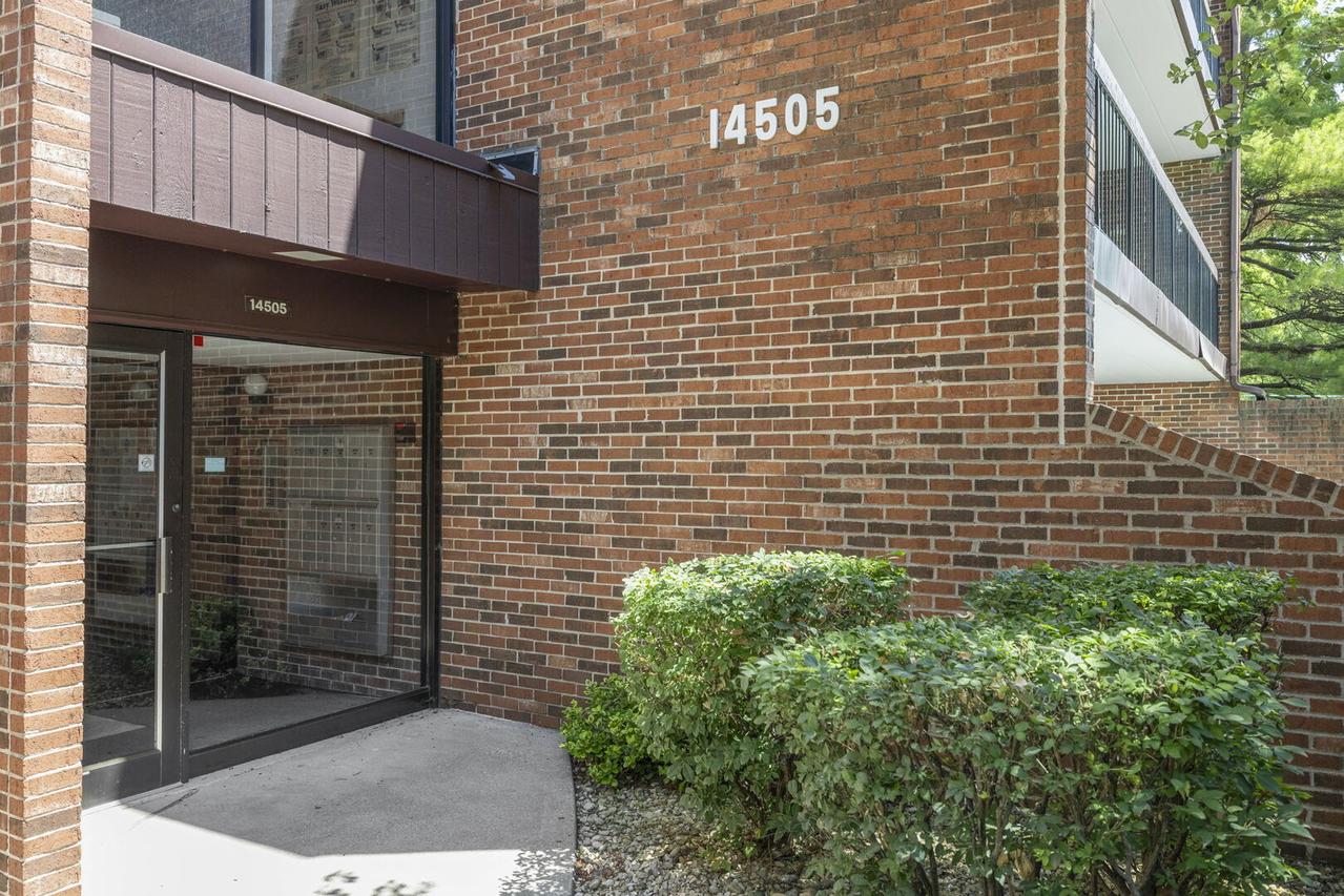 14505 Central Ct. #PH4, Oak Forest, IL 60452