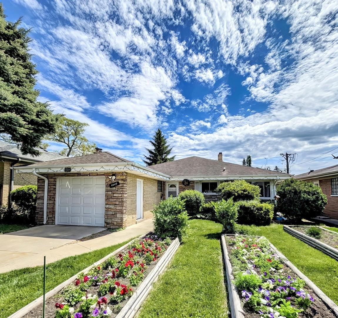 8049 Country Club Ln., North Riverside, IL 60546