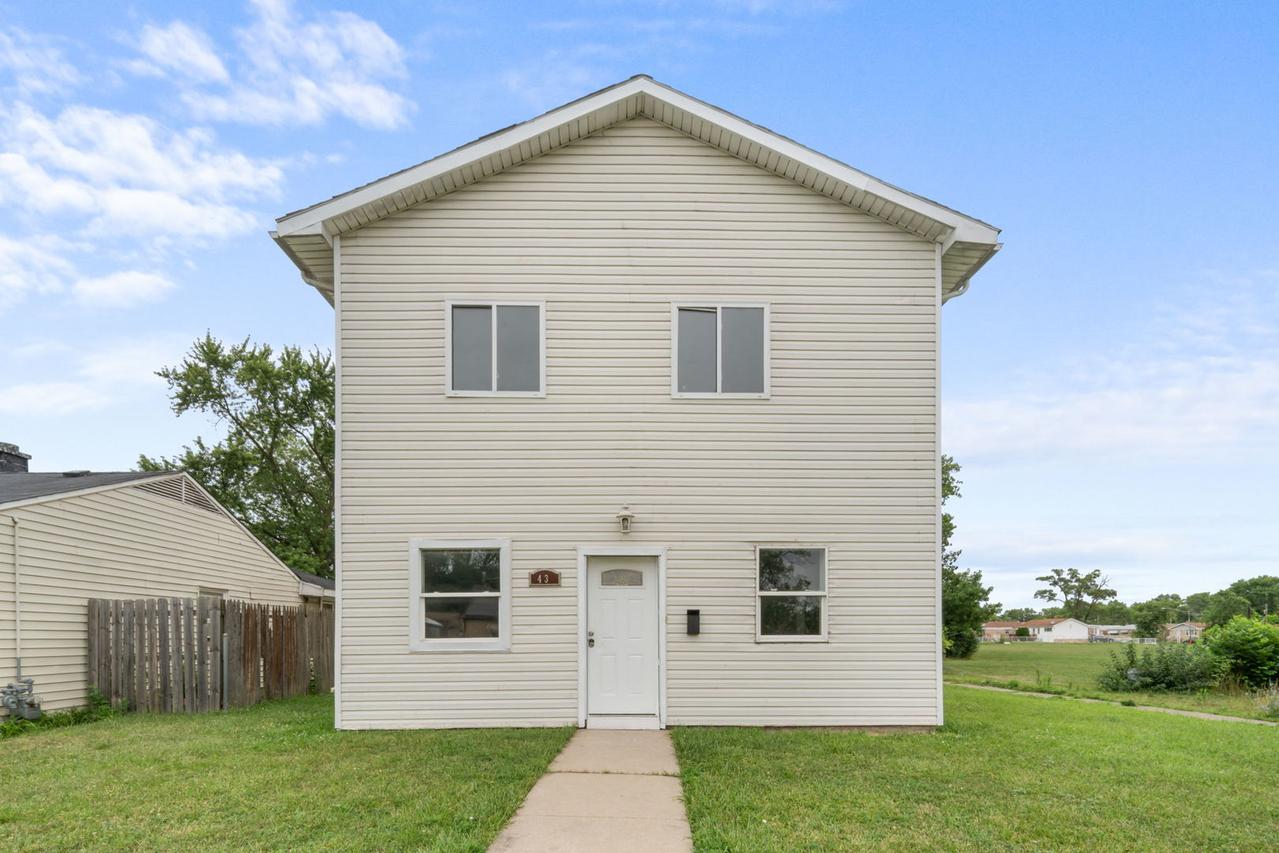 43 E 145th St., Harvey, IL 60426