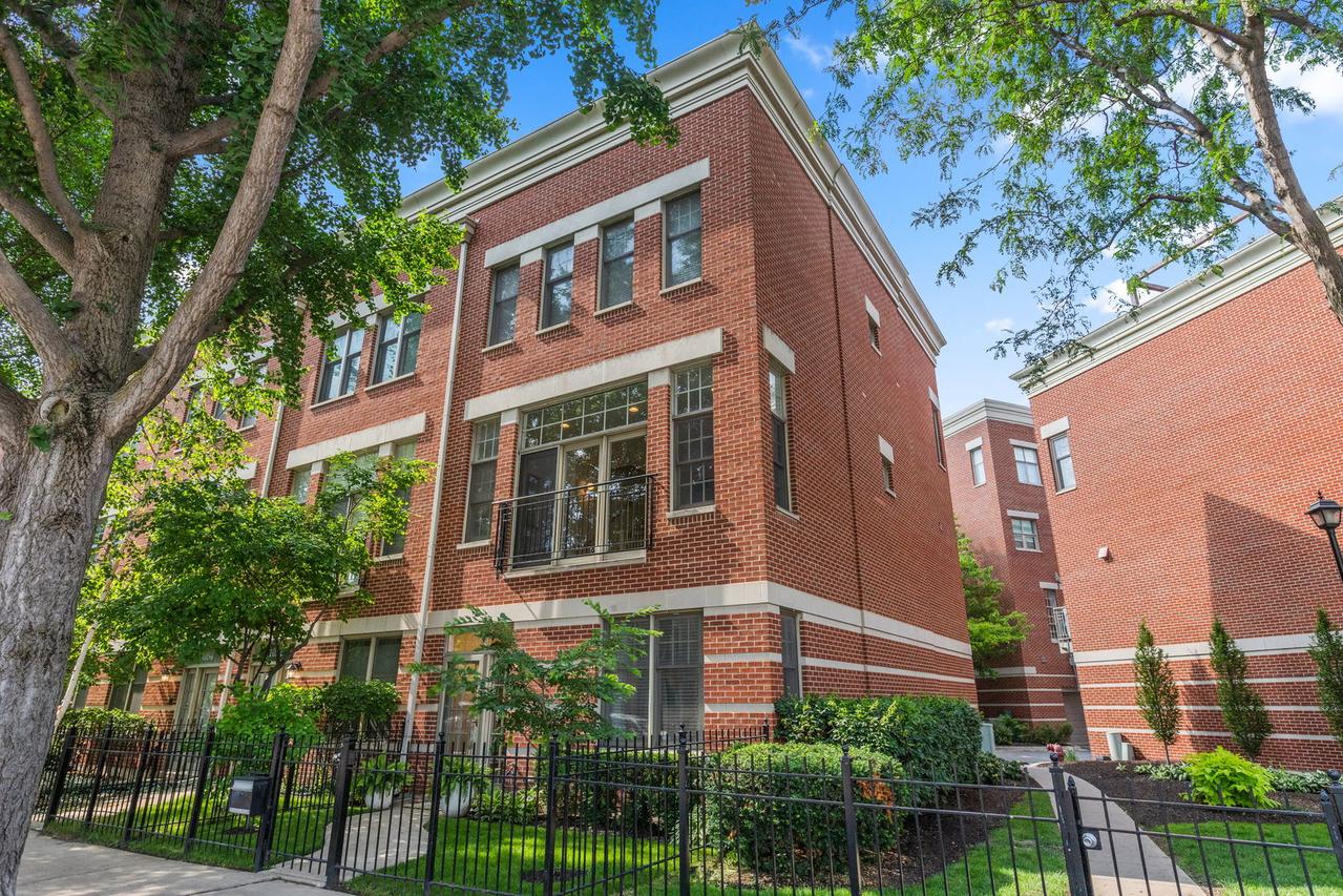 1050 W Fry St., Chicago, IL 60642