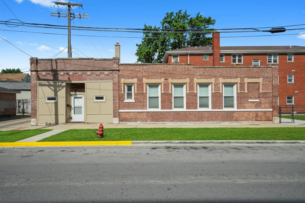 5401 W 22nd Pl., Cicero, IL 60804