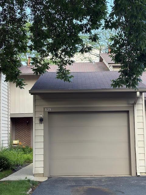 823 Gladstone Dr., Vernon Hills, IL 60061