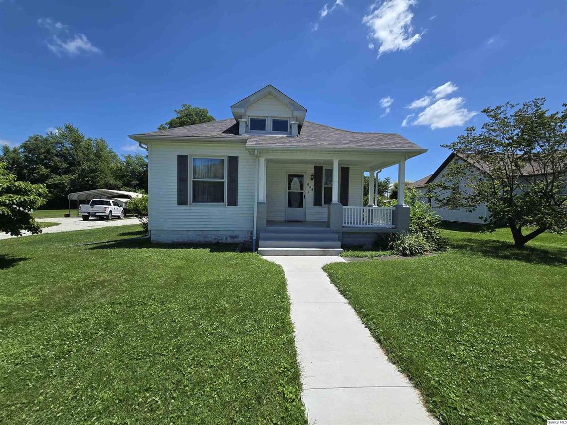 305 N Vermont St., Camp Point, IL 62320