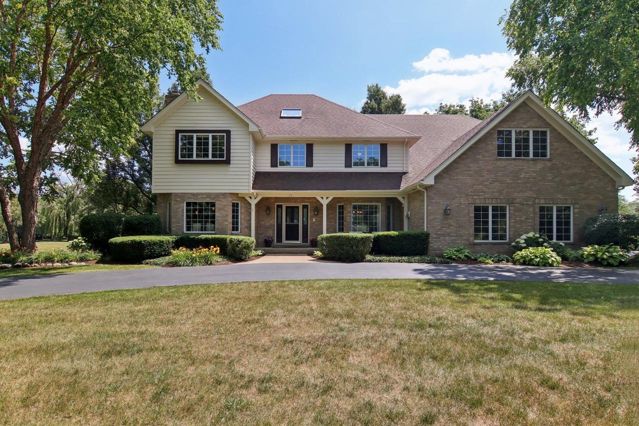 13 Wind Ridge Rd., South Barrington, IL 60010