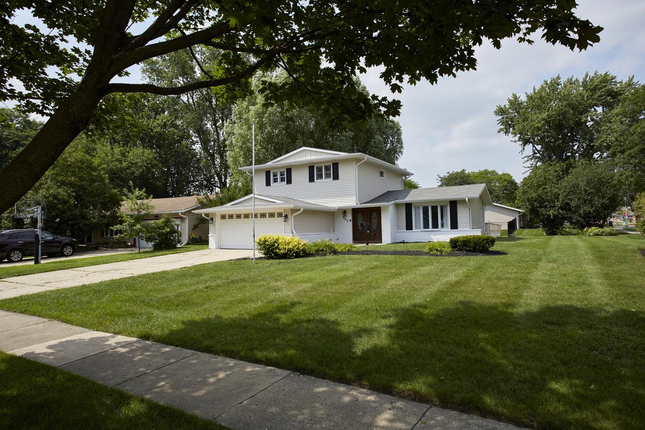 502 Hingham Ln., Schaumburg, IL 60193