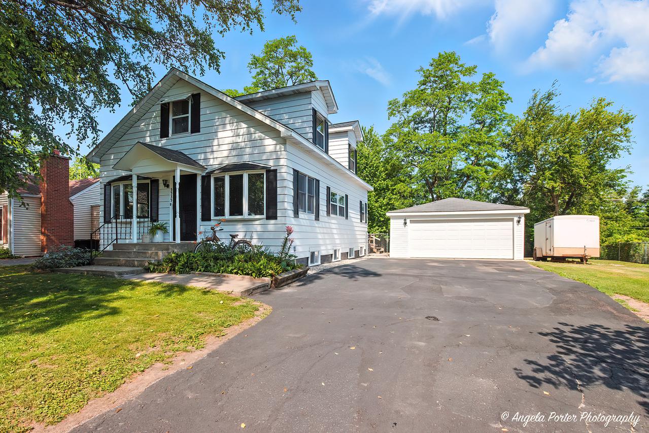 5535 Wonder Woods Dr., Wonder Lake, IL 60097
