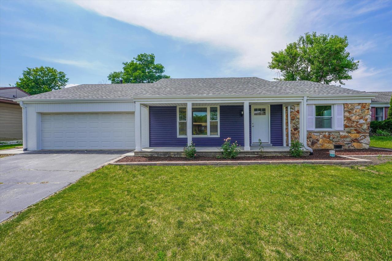 9418 S 87th Ave., Hickory Hills, IL 60457
