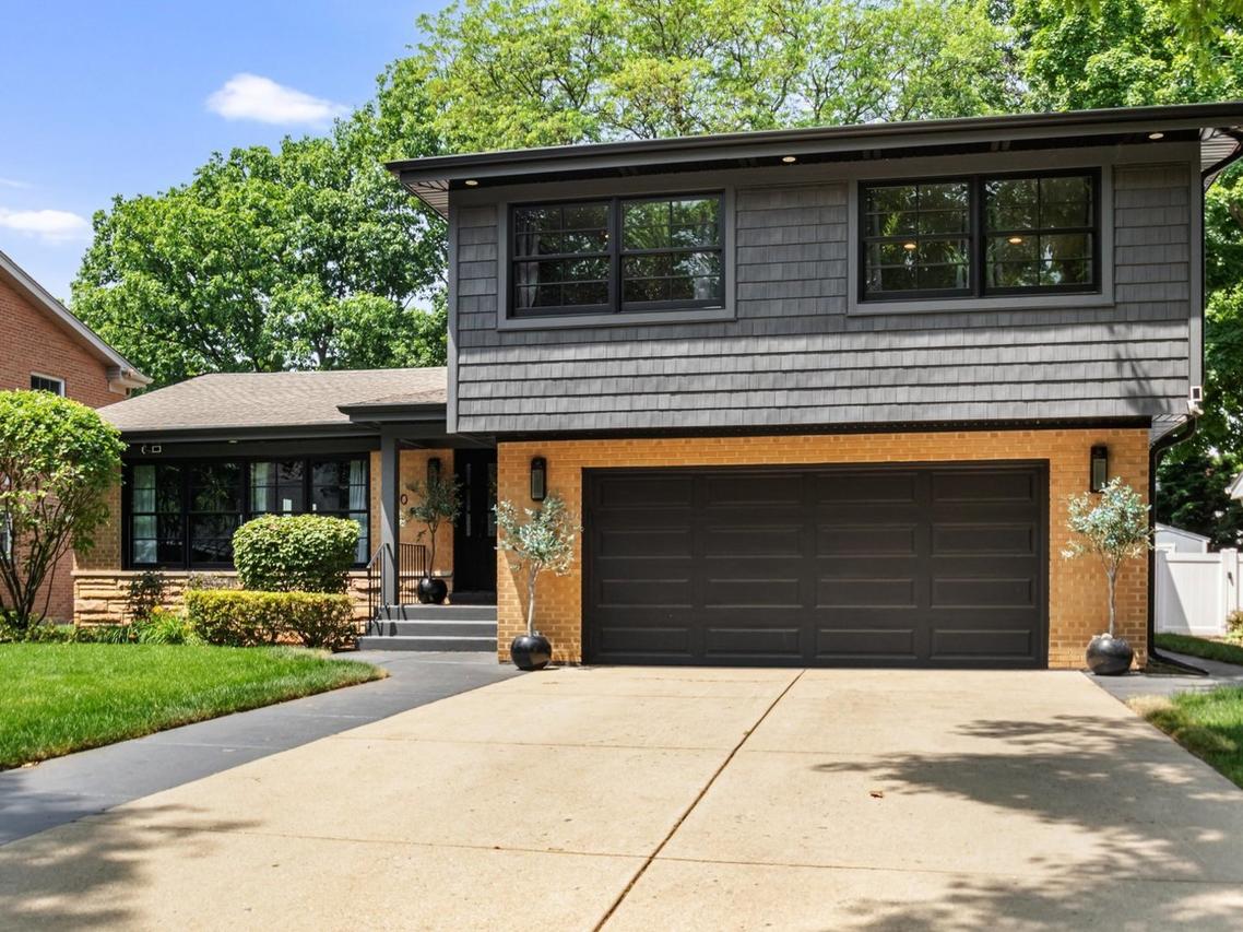 400 S Rose Ave., Park Ridge, IL 60068