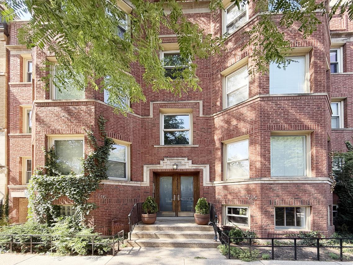 714 W Barry Ave. #G, Chicago, IL 60657