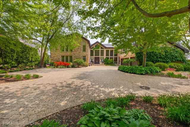 55 S Deere Park Dr., Highland Park, IL 60035