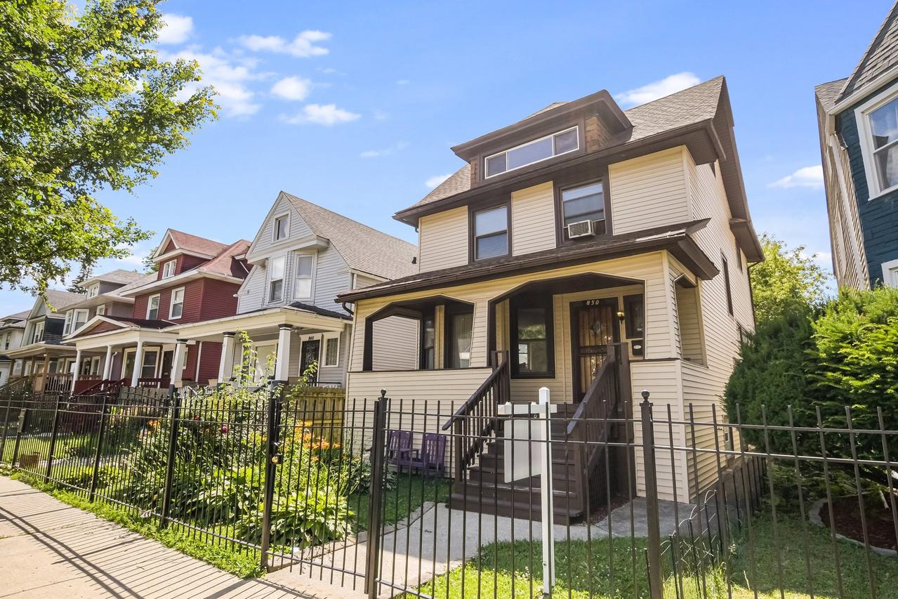 850 N Lorel Ave., Chicago, IL 60651