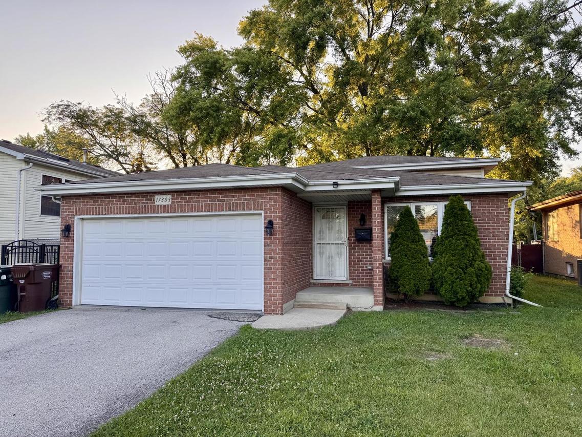 17303 Kedzie Ave., Hazel Crest, IL 60429