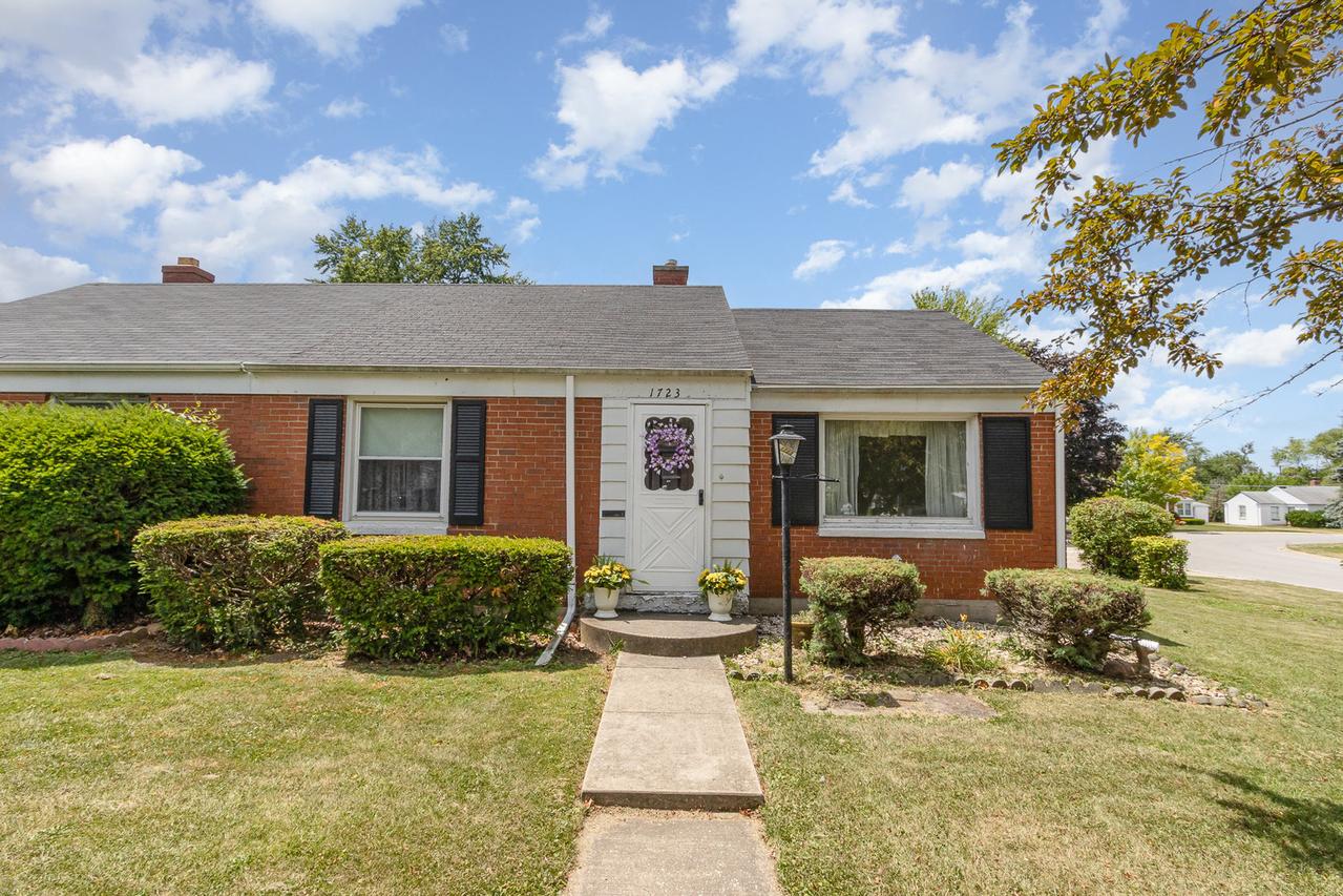 1723 N Raynor Ave., Crest Hill, IL 60403