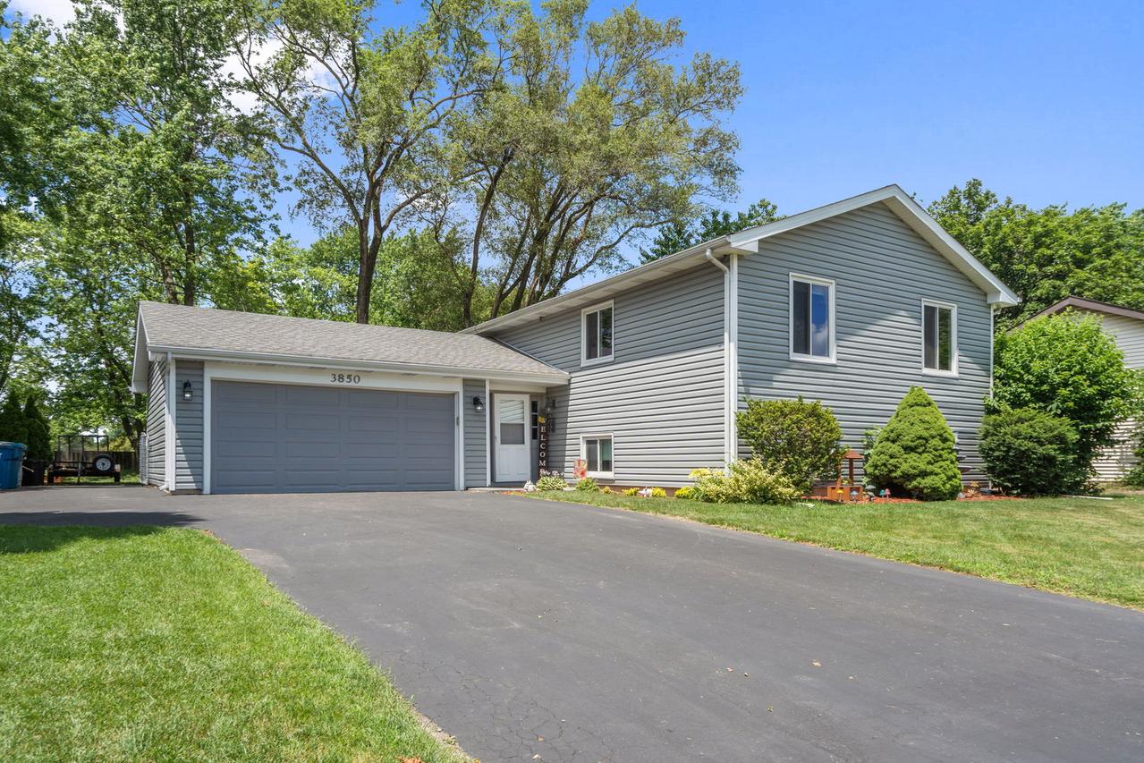 3850 Seaview Dr., Hanover Park, IL 60133