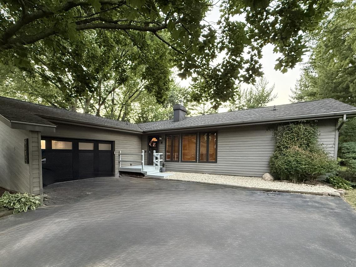 6412 Redbird Ln., Crystal Lake, IL 60012