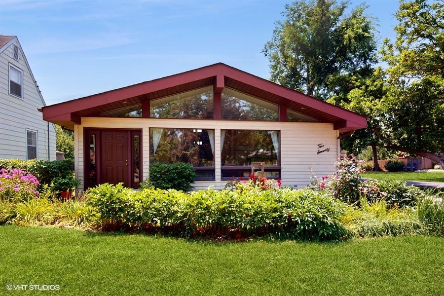 270 W Fremont Ave., Elmhurst, IL 60126