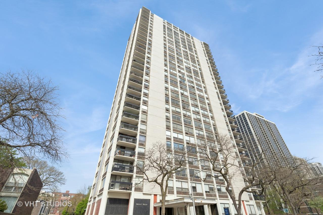 1455 N Sandburg Ter. #2606, Chicago, IL 60610