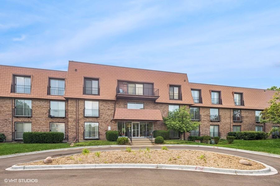 4050 Dundee Rd. #209, Northbrook, IL 60062
