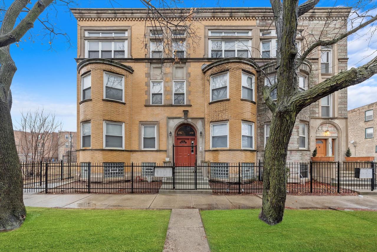 4734 S Saint Lawrence Ave. #1N, Chicago, IL 60615