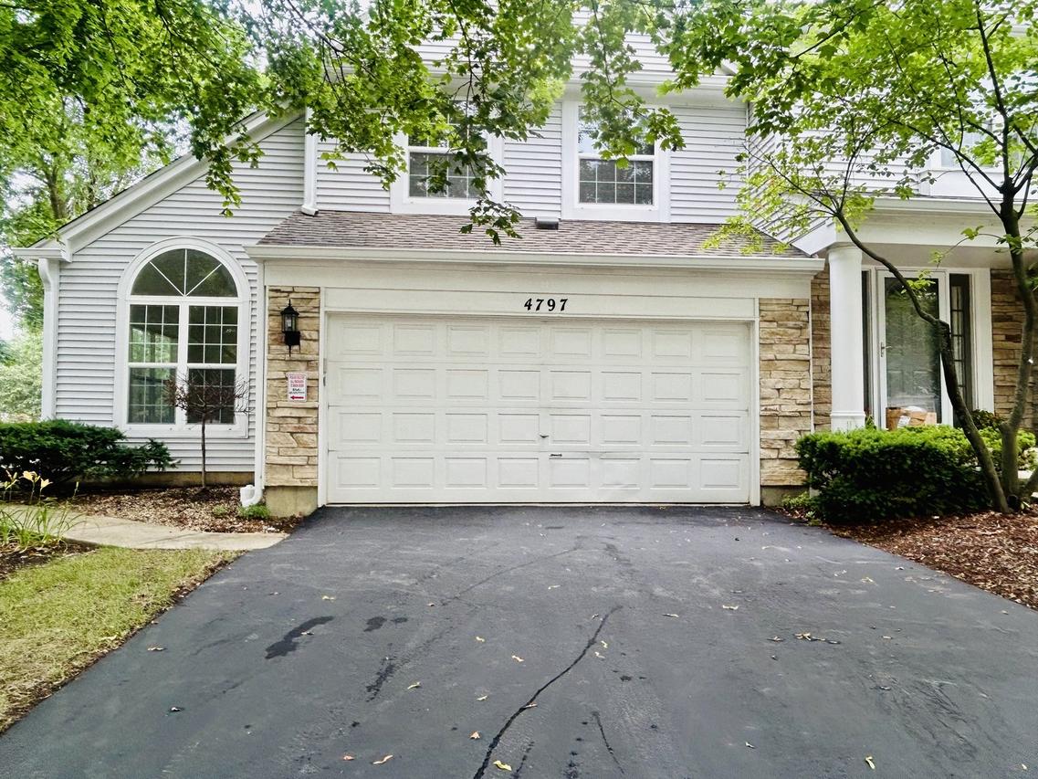 4797 Amber Cir., Hoffman Estates, IL 60192
