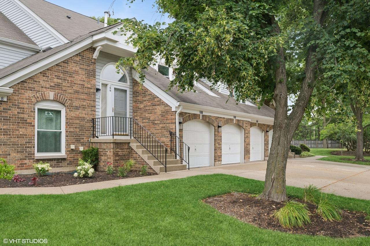 166 Willow Pkwy., Buffalo Grove, IL 60089