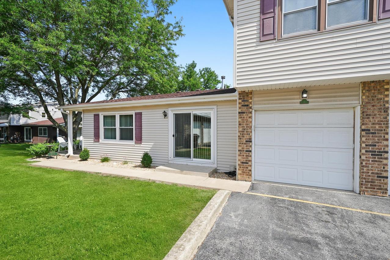 19536 S 115th Ave. #A, Mokena, IL 60448