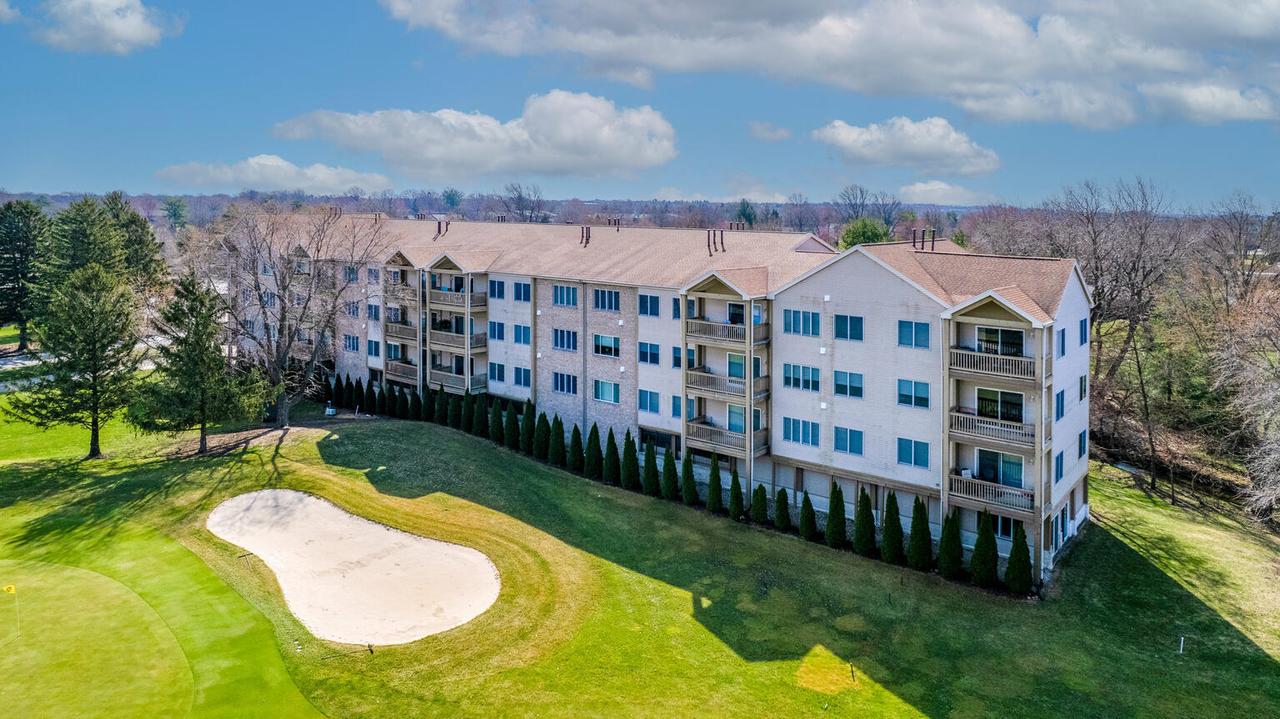 3801 Clubhouse Dr. #105, Champaign, IL 61822