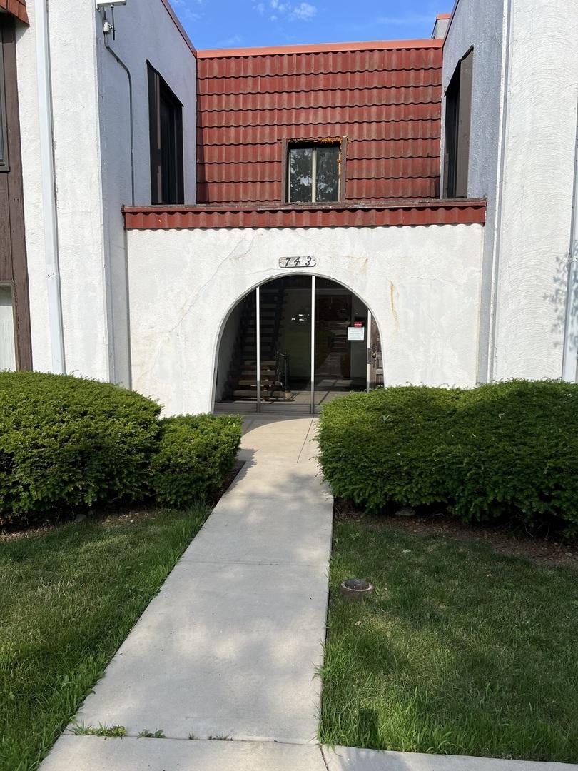 743 E Fullerton Ave. #103, Glendale Heights, IL 60139