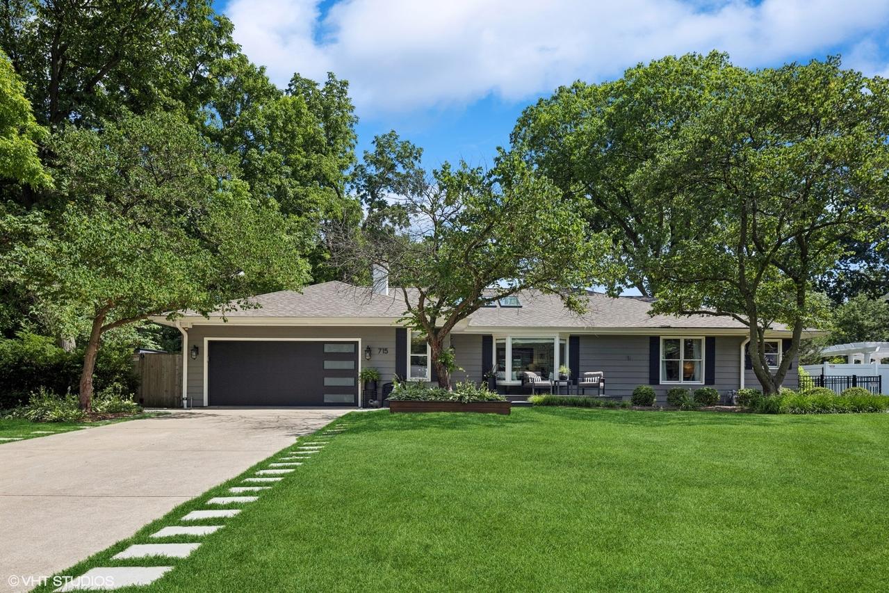 715 Duane St., Glen Ellyn, IL 60137