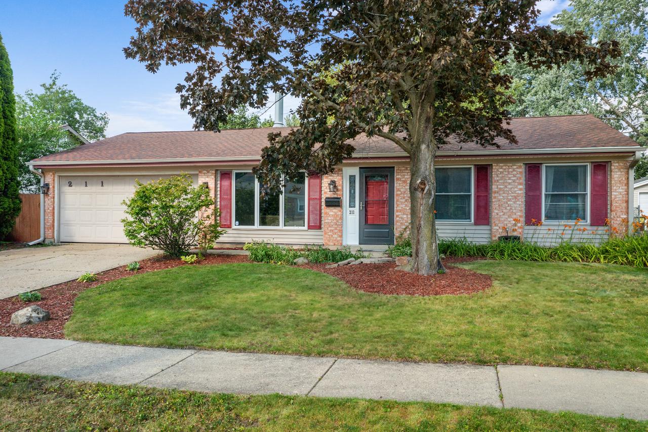 211 David Dr., Streamwood, IL 60107