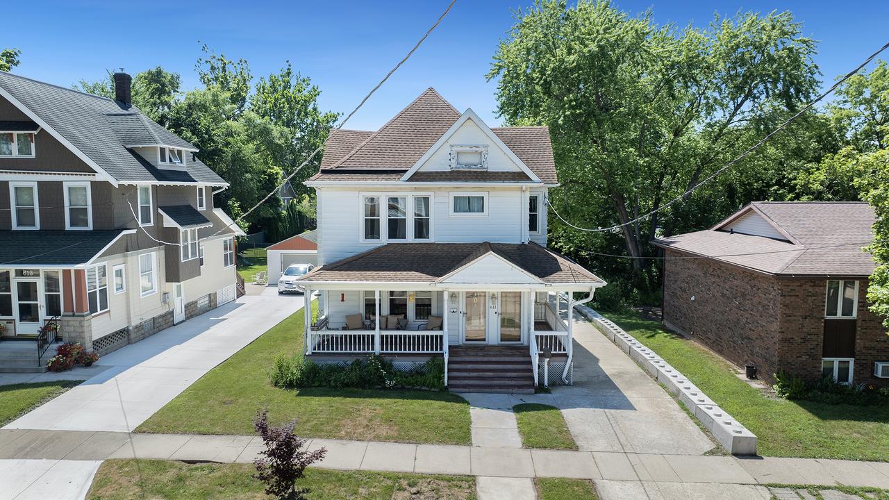 611 S Hennepin Ave., Dixon, IL 61021