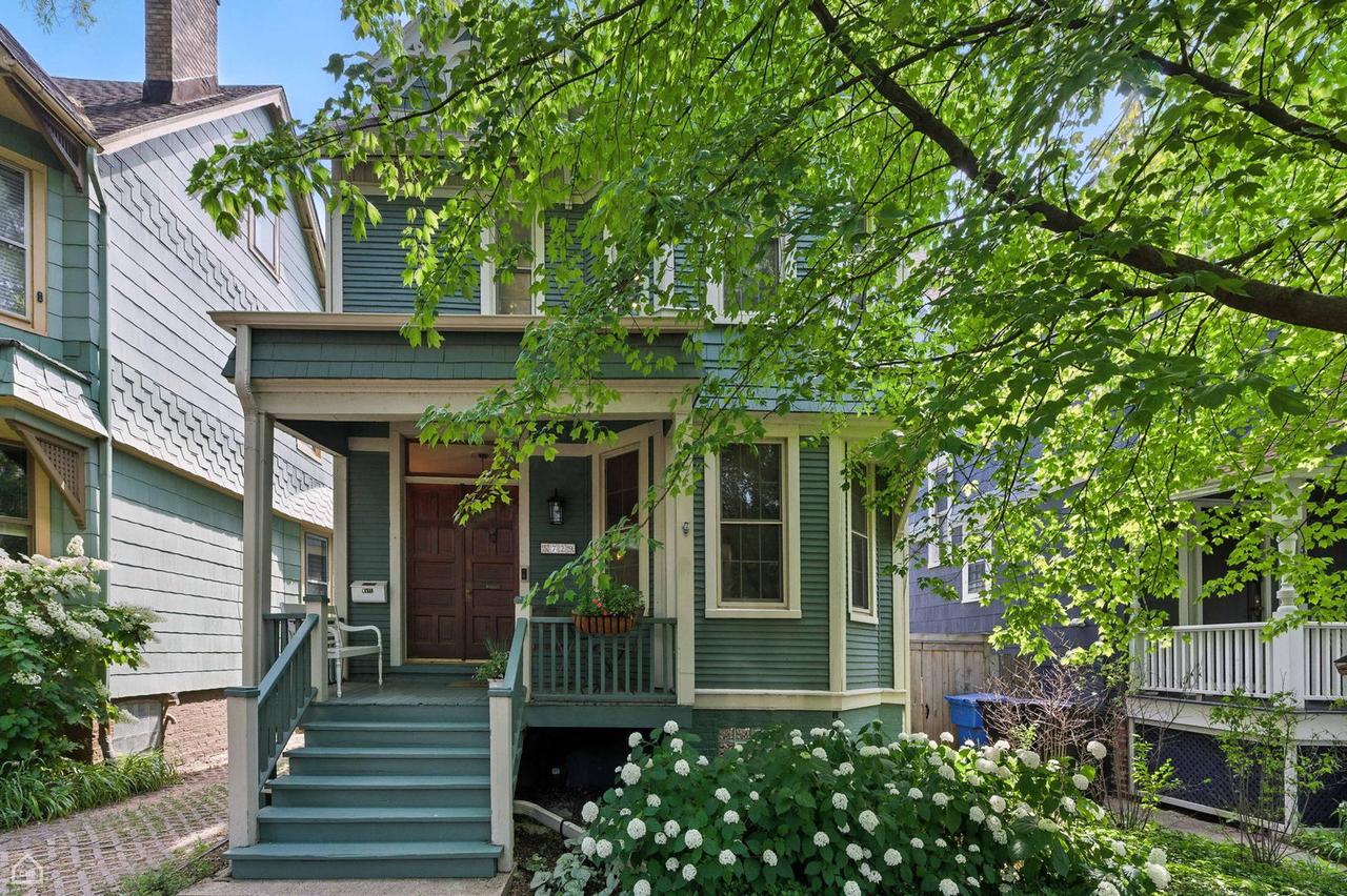 5729 S Harper Ave., Chicago, IL 60637