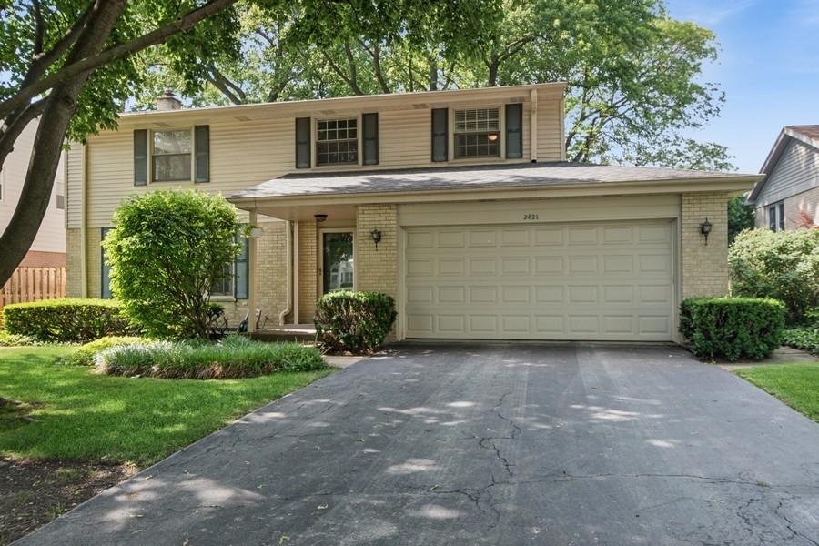 2421 Swainwood Dr., Glenview, IL 60025