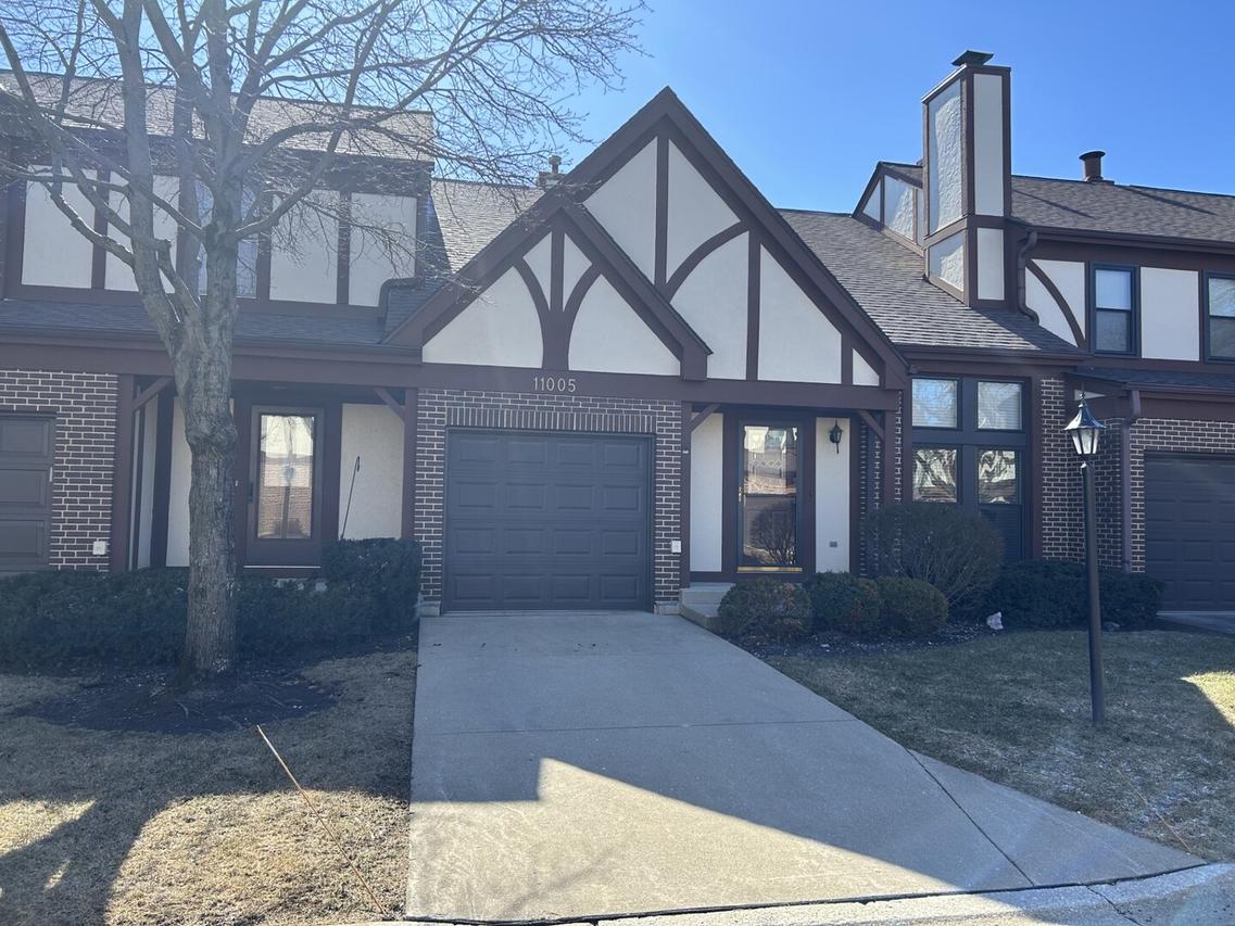 11005 Eaton Ct., Westchester, IL 60154