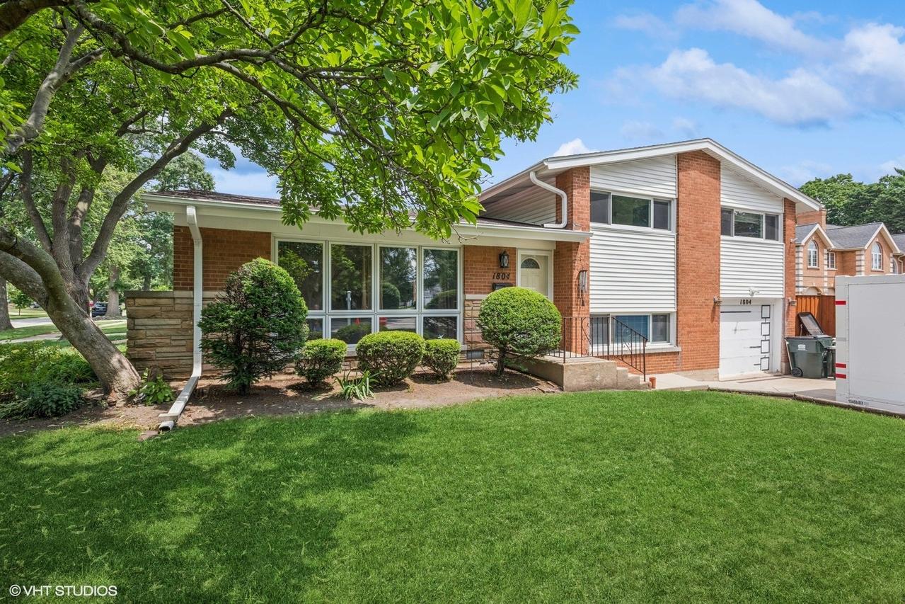 1804 E Euclid Ave., Arlington Heights, IL 60004