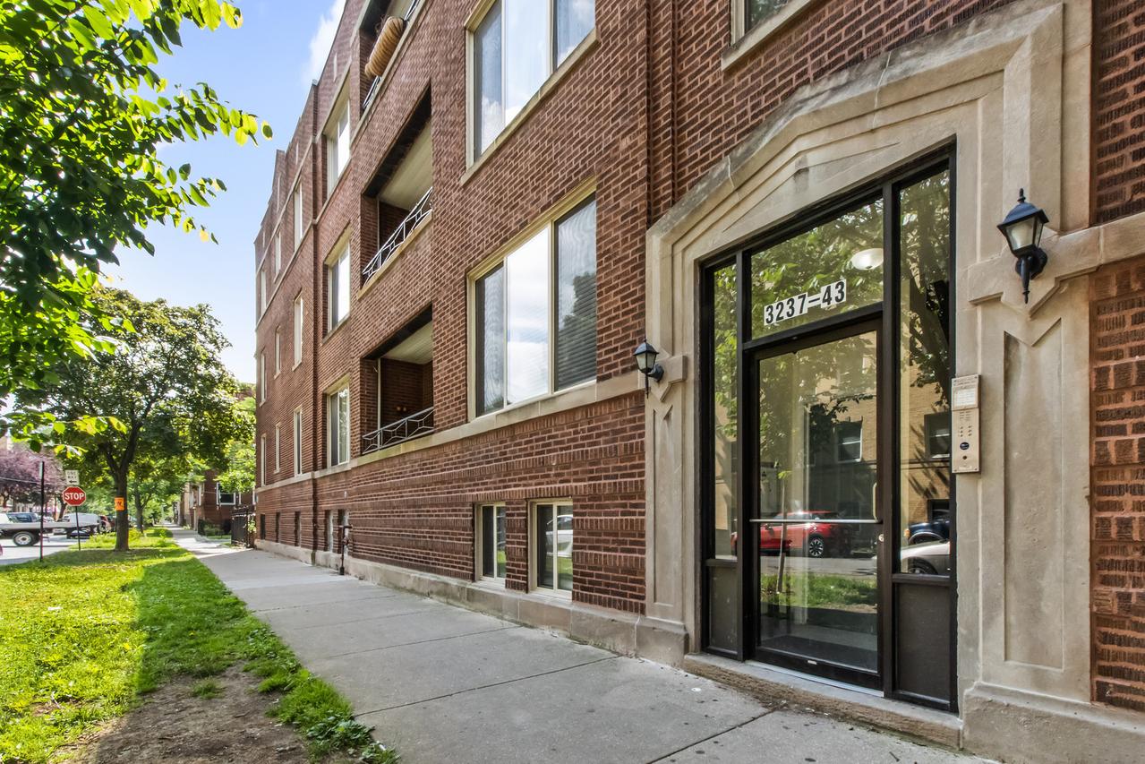 3237 W Sunnyside Ave. #1E, Chicago, IL 60625
