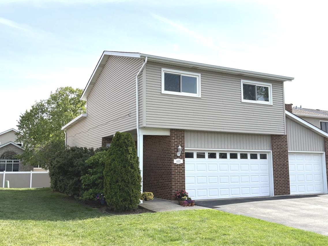 6835 Winston Dr., Tinley Park, IL 60477