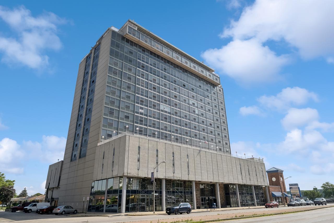 7234 W North Ave. #1610, Elmwood Park, IL 60707