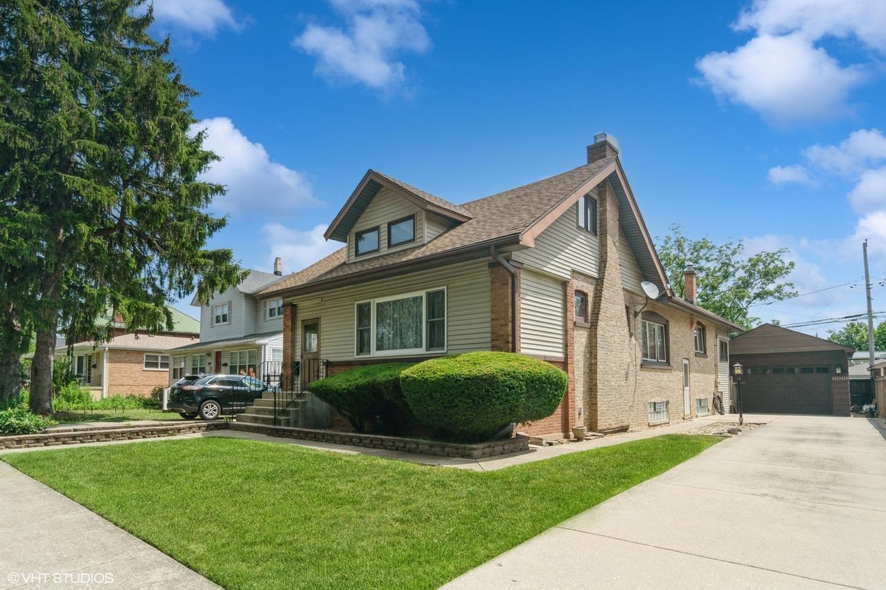 6919 N Overhill Ave., Chicago, IL 60631