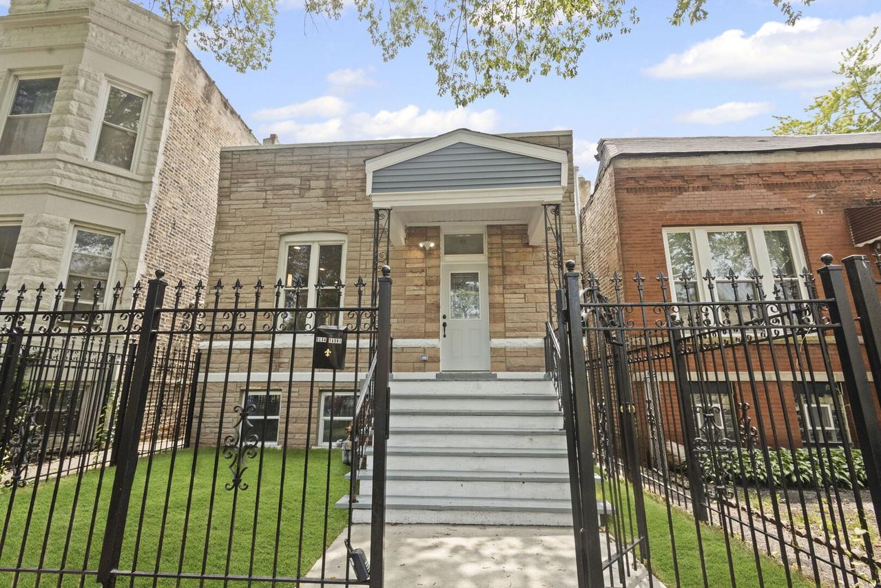 4025 W Adams St., Chicago, IL 60624