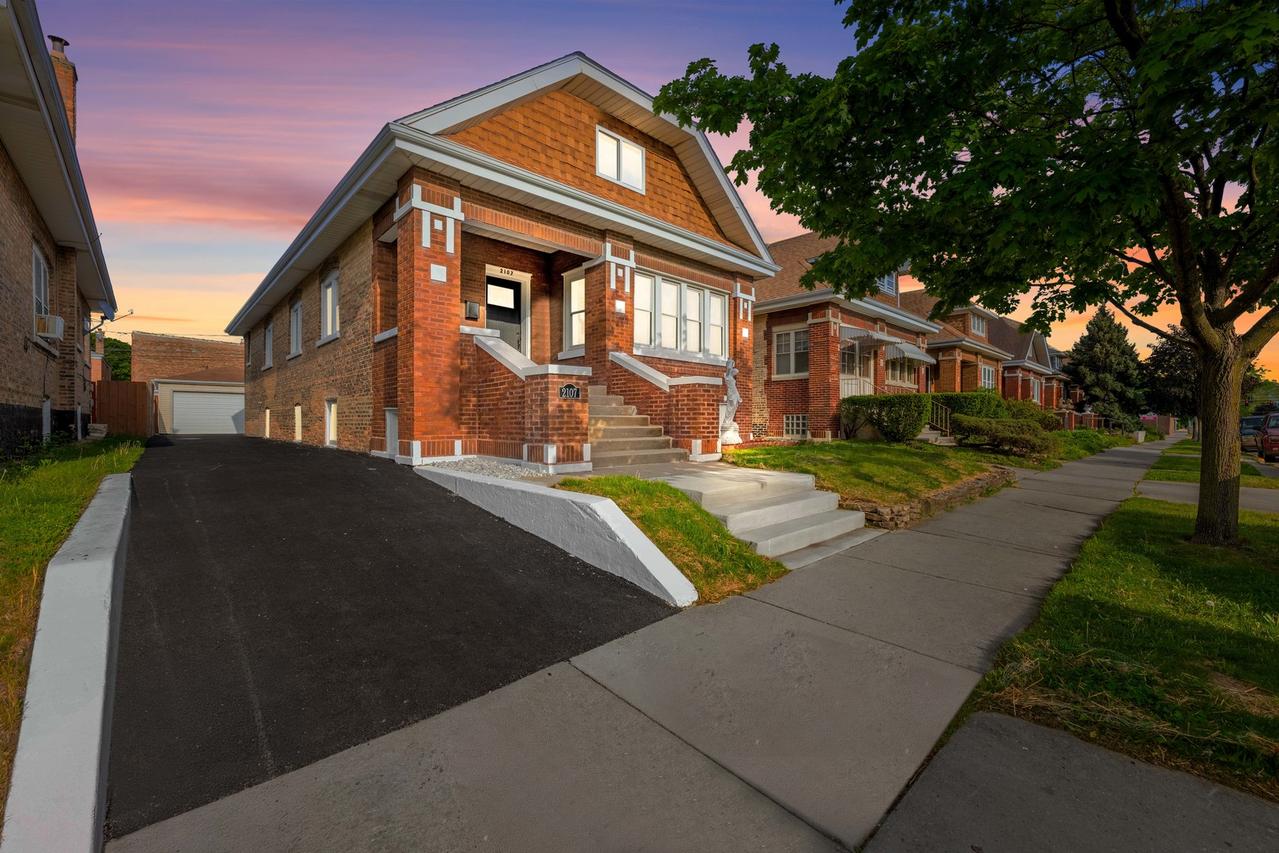 2107 East Ave., Berwyn, IL 60402