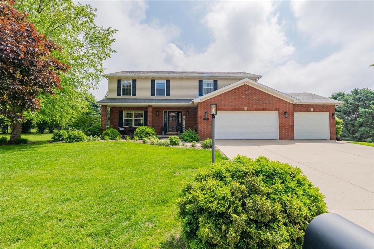 13561 Buck Rd., Bloomington, IL 61705